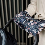 La Millou gloves on a carriage